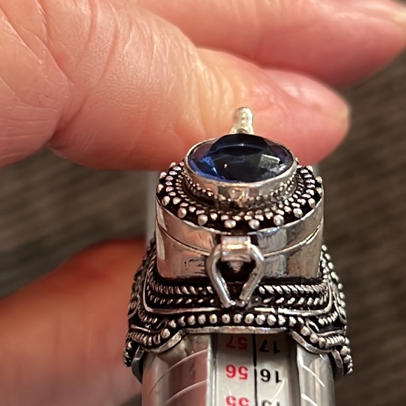 #458 Synthetic Blue Topaz Handcrafted Poison โ ๏ธ Ring ๐ Size 9 NWOT - Picture 15 of 15